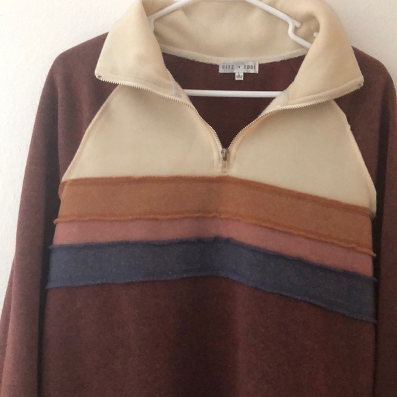 fitz eddi Tops - NWOT fitz Eddi sweatshirt